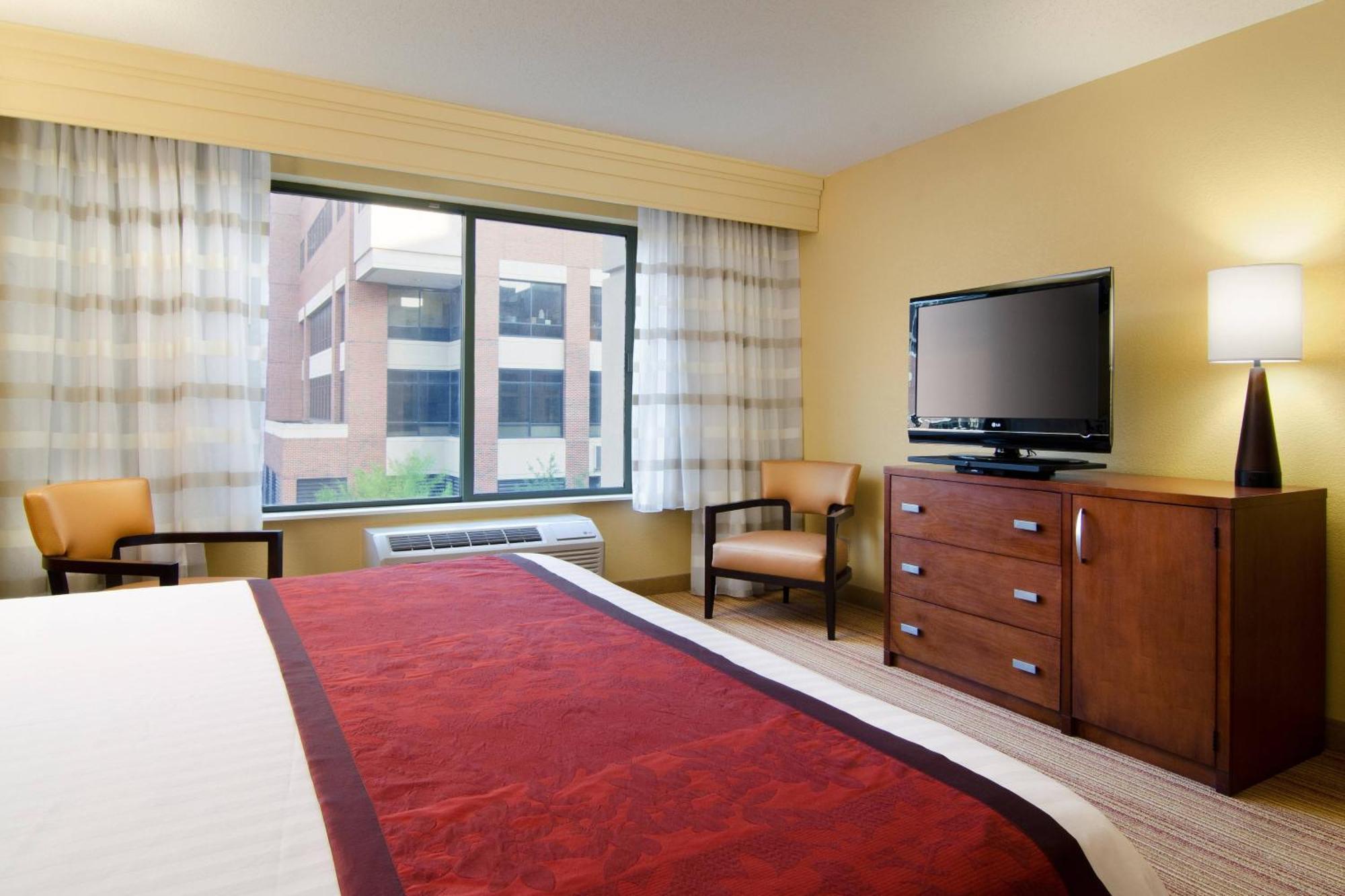 Courtyard By Marriott Birmingham Downtown At Uab Hotel Exterior photo